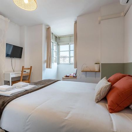 Claveles Apartment By Bossh! Apartments Малага Екстер'єр фото