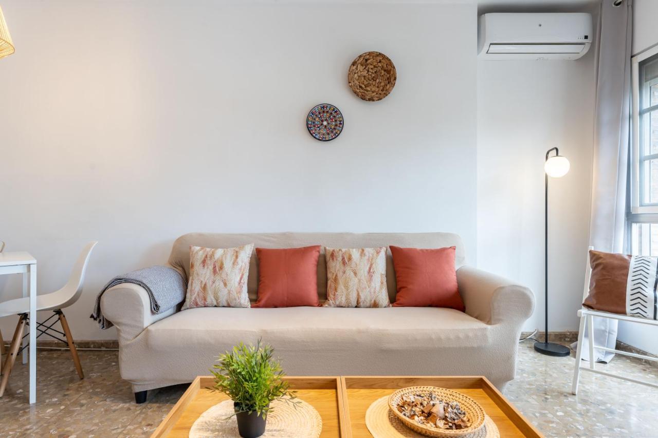 Claveles Apartment By Bossh! Apartments Малага Екстер'єр фото